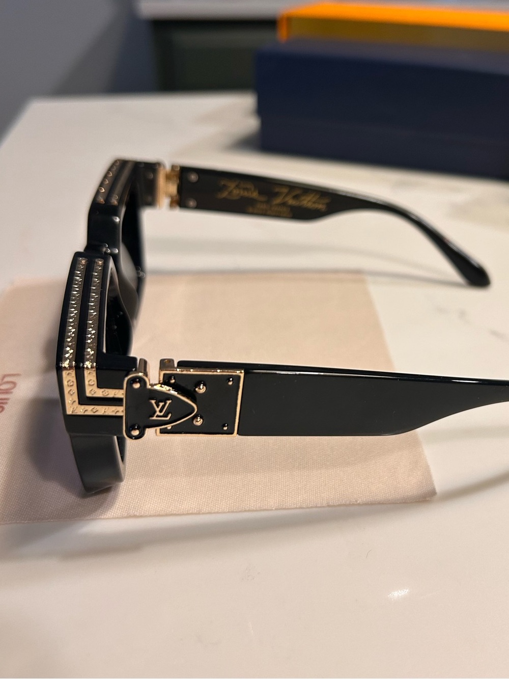 Louis Vuitton Black and Gold 1.1 Millionaires  Sunglasses with LV Accent - Picture 3 of 9